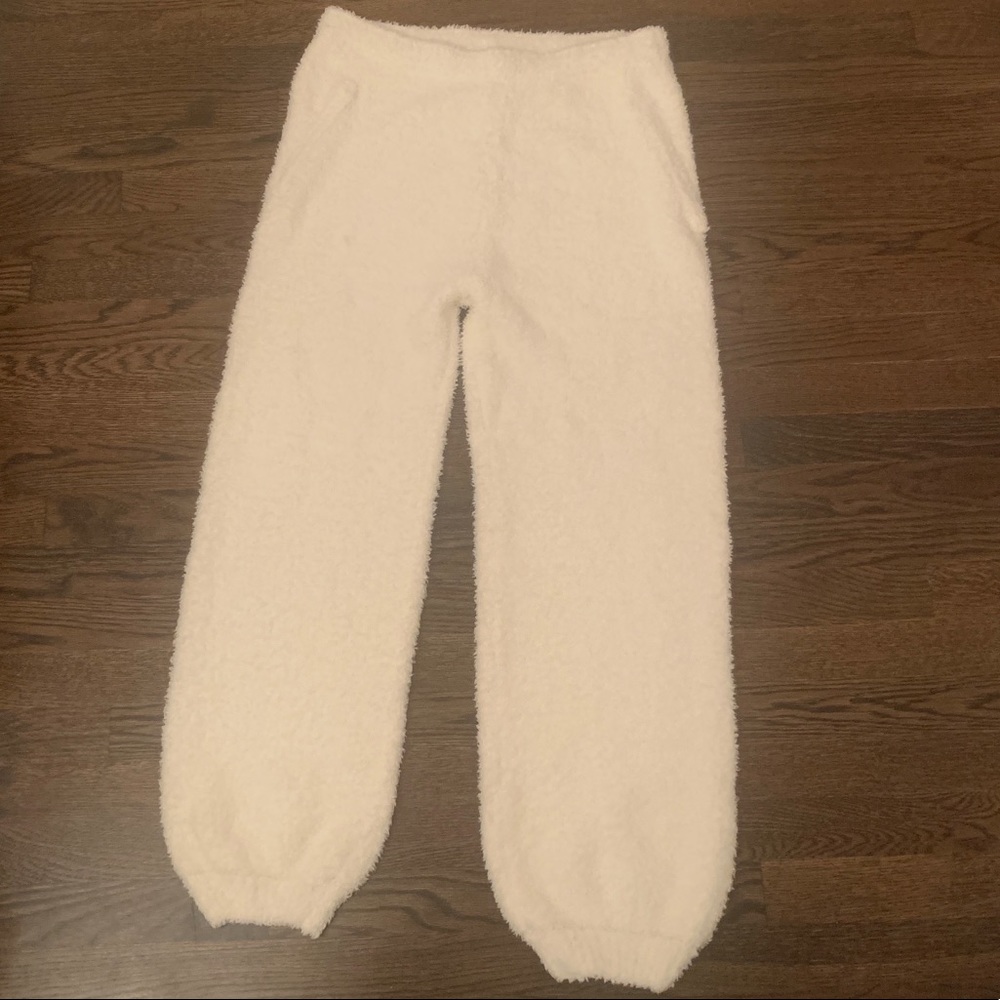 SKIMS cozy sweatpants in Bone!! S/M